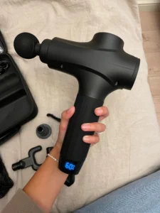 אקדח עיסוי מקצועי עם 10 ראשי עיסוי ו30 מהירויות לבחירה photo review