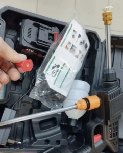 גרניק נייד ונטען מכונת שטיפה בלחץ ללא תלות במקור מים או חשמל photo review