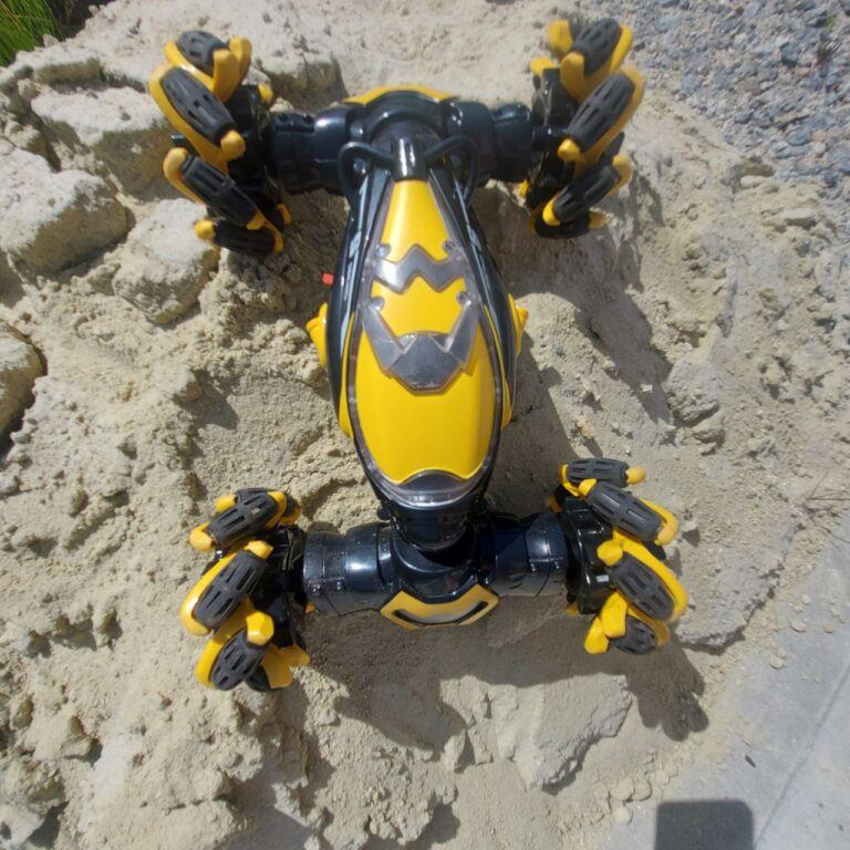 מכונית פעלולים מקצועית 4X4 עם שלט רגיל ושלט שעון לביש photo review