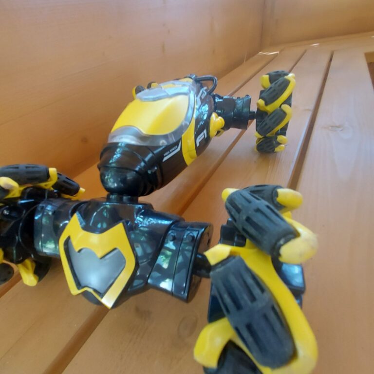 מכונית פעלולים מקצועית 4X4 עם שלט רגיל ושלט שעון לביש photo review