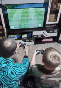 קונסולת משחקים רטרו עם 10000 משחקים נוסטלגיים מובנים photo review