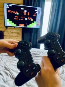 קונסולת משחקים רטרו עם 10000 משחקים נוסטלגיים מובנים photo review