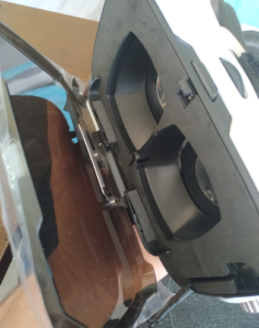 משקפי VR מציאות מדומה לטלפון עם אוזניות מובנות ושלט בלוטוס photo review