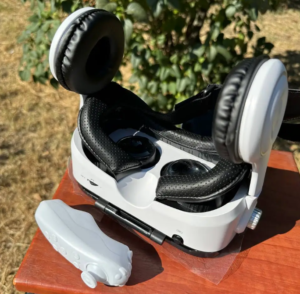 משקפי VR מציאות מדומה לטלפון עם אוזניות מובנות ושלט בלוטוס photo review