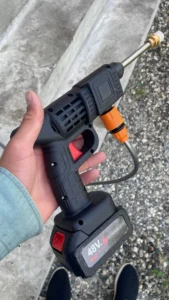 גרניק נייד ונטען מכונת שטיפה בלחץ ללא תלות במקור מים או חשמל photo review