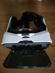 משקפי VR מציאות מדומה לטלפון עם אוזניות מובנות ושלט בלוטוס photo review