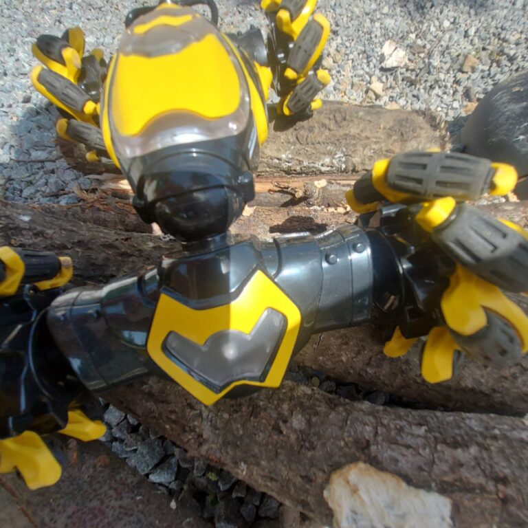 מכונית פעלולים מקצועית 4X4 עם שלט רגיל ושלט שעון לביש photo review