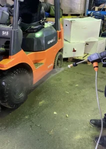 גרניק נייד ונטען מכונת שטיפה בלחץ ללא תלות במקור מים או חשמל photo review